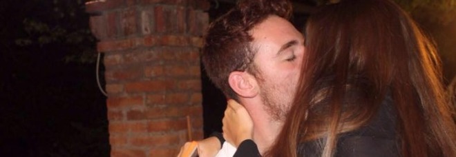 Morto in auto con la fidanzata, lei è ancora in coma: sui social i loro messaggi d'amore