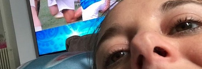 Nadia Toffa, selfie mondiale su Instagram: senza volere immortala un dettaglio esilarante Nadia Toffa, selfie "mondiale" su Instagram: senza volere immortala un dettaglio esilarante