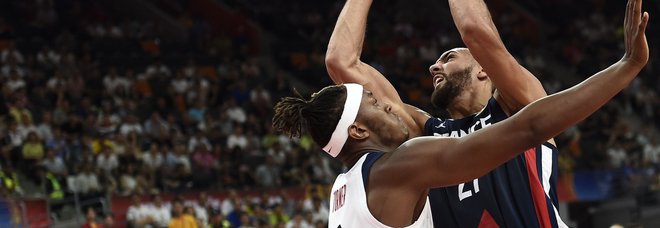 Basket, Francia-Usa 89-79: finisce dopo 13 anni l'imbattibilità del Dream Team