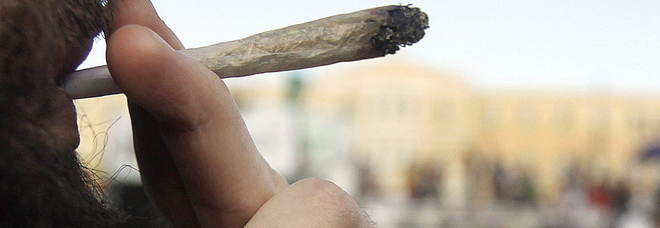 Spacciatore a 14 anni: con droga e amici nel locale caldaia del teatro Spacciatore a 14 anni: con droga e amici nel locale caldaia del teatro