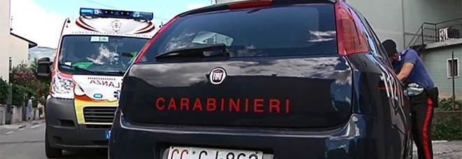Donna di 38 anni si toglie
la vita in casa
l'allarme dato dal cagnolino
