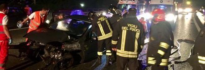 Auto contro un muro nel Catanese: muore un 16enne