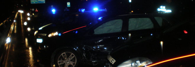 L’auto sospetta girava
tra le case di notte: fuga
in contromano a fari spenti