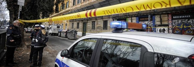 Via allo sgombero in via Carlo Felice