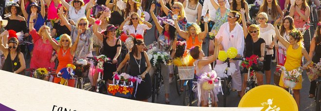 Tutte in bici, anche a Roma la pedalata delle donne per chiedere spazi, indipendenza e rispetto