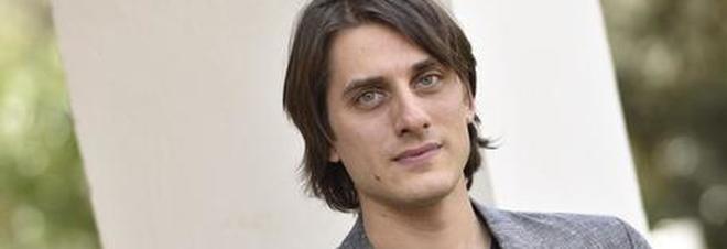 Chi è Luca Marinelli, il Fabrizio De André in "Principe libero"