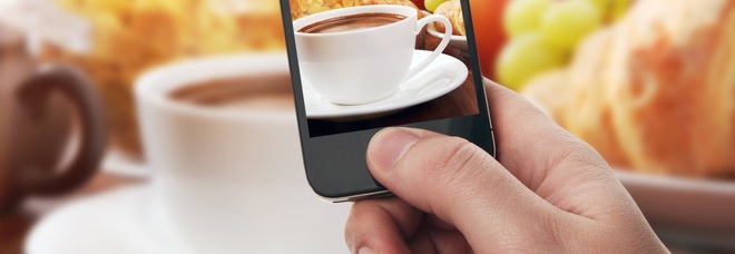 Caffè da 90 a 93 cent, smartphone da 799 a 828 euro: tutti i nuovi prezzi se l'Iva aumenterà