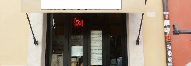 Roma, sequestrato ristorante a Campo de' Fiori. «I lavori edili possono indebolire l'edificio» Roma, sequestrato ristorante a Campo de' Fiori. «I lavori edili possono indebolire l'edificio»