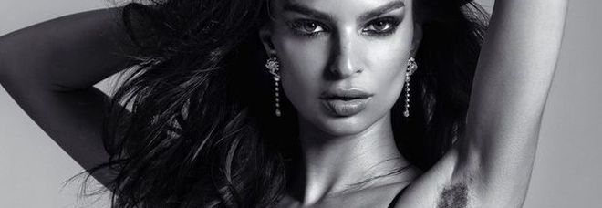 Emily Ratajkowski mostra orgogliosa l'ascella non depilata: «Sono le donne che devono poter scegliere» Emily Ratajkowski mostra orgogliosa l'ascella non depilata: «Sono le donne che devono poter scegliere»