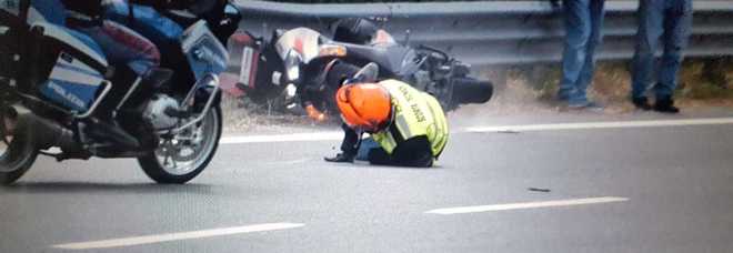 Schianto al Giro d'Italia:
poliziotto ​travolto da moto
Un ferito all'ospedale