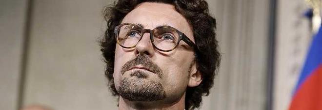 Genova, Faraone (Pd): «Toninelli si dimetta, il 31 luglio disse di abbandonare la Gronda» Video Genova, Faraone (Pd): «Toninelli si dimetta, il 31 luglio disse di abbandonare la Gronda» Video