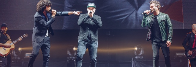 Renga, Nek e Max: più che un concerto un mega karaoke