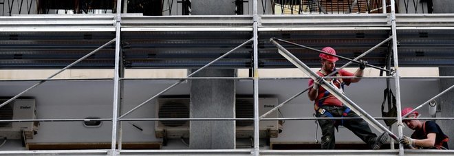 Manovra, pressing per rendere più costosi i licenziamenti Manovra, pressing per rendere più costosi i licenziamenti