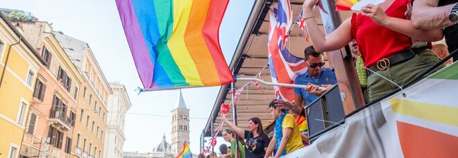Figli di coppie gay, Benifei: «Destre battute all'Europarlamento sui diritti delle famiglie Lgbtiq»