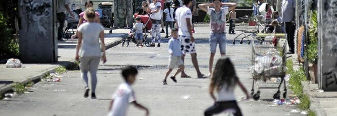 Nascondeva pistola dietro
al frigorifero, arrestato rom Nascondeva pistola dietro
al frigorifero, arrestato rom