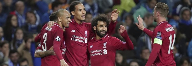Liverpool in semifinale, Salah esulta con i compagni Liverpool in semifinale, Salah esulta con i compagni