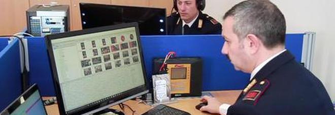 Arrestati quattro pedofili:
sequestrate migliaia di foto.
Perquisizioni nelle Marche