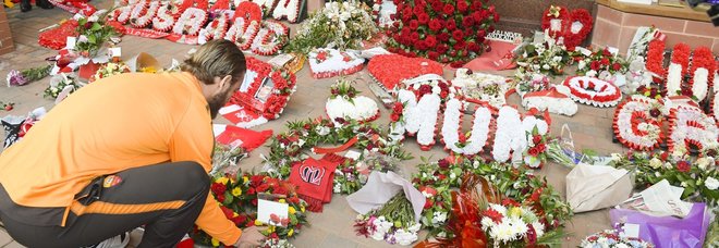 Liverpool-Roma, i giallorossi rendono omaggio alle vittime di Hillsborough