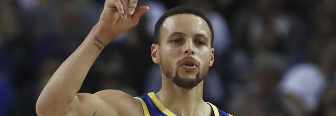 Stephen Curry non crede all'uomo sulla luna: la Nasa lo invita