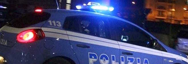 Una volante dell Polizia Una volante dell Polizia