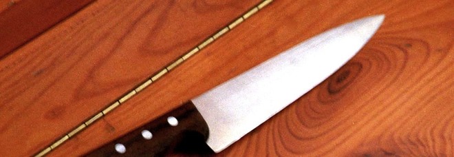 Un coltello Un coltello