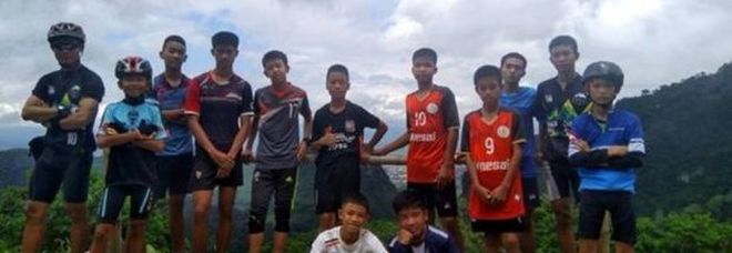 Intrappolato in una grotta il sub che salvò i 12 ragazzini in Thailandia Intrappolato in una grotta il sub che salvò i 12 ragazzini in Thailandia