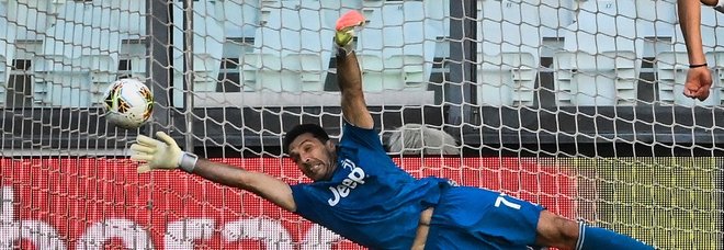 Buffon da record, 648 presenze in Serie A: «Non è un numero, ma una vita intera»