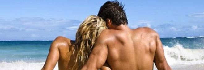 Giovani e sesso, trionfa la trasgressione. Dal sexting al bondage, ecco cosa amano i ragazzi sotto le lenzuola
