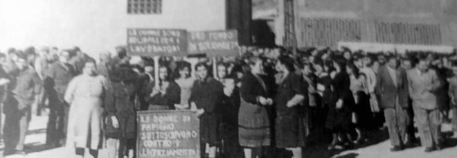 Uno dei primi scioperi con la presenza di donne a Papigno (Terni)