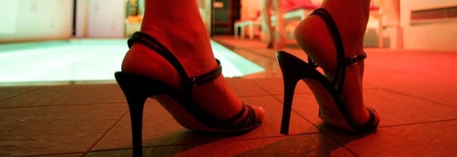 Resta vedova e diventa
escort a 55 anni: «Sono
la più richiesta, racconto tutto»