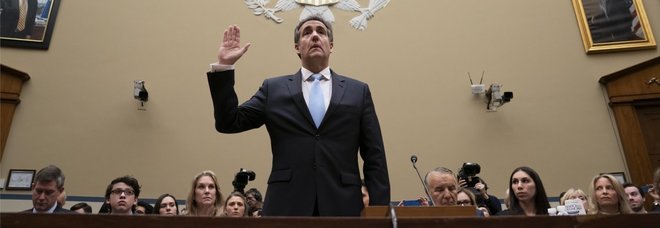 L'ex avvocato di Trump Cohen
ora lo accusa: «Un truffatore,
sapeva delle mail rubate a Clinton»