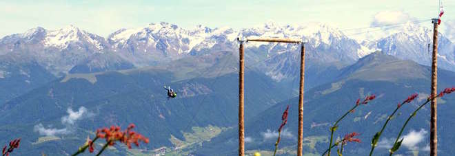 Adrenalina pura sul Plan de Corones con l’altalena gigante “Skyscraper”