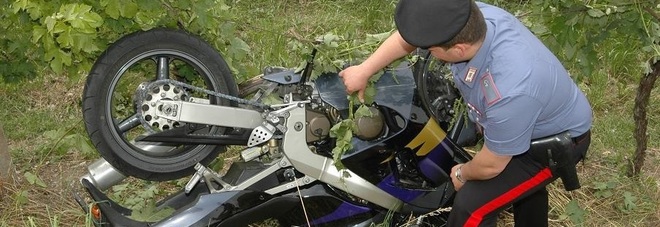 Perde il controllo della moto, batte la testa: gravissimo un 47enne Perde il controllo della moto, batte la testa: gravissimo un 47enne