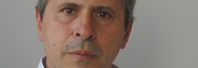 Crisanti: «Tso per pazienti Covid e tracciamento per chi viene da Paesi a rischio. Focolai aumenteranno»