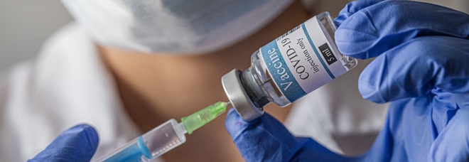 Covid, vaccino più vicino. Azienda Usa annuncia: «Siamo alla fase finale»