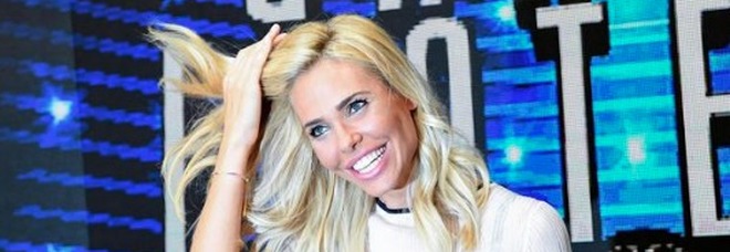 Grande Fratello Vip
«Sara Tommasi adesso
corteggia Ilary Blasi»