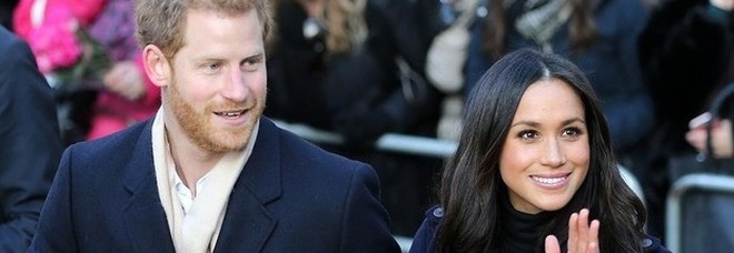 Meghan Markle e il principe Harry rinunciano al titolo nobiliare? «Vogliono diventare commoner»