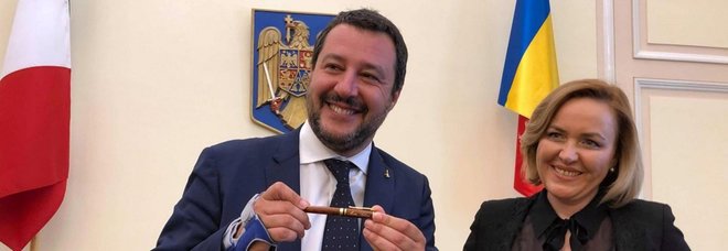 Salvini incontra a Bucarest la collega titolare degli Interni Carmen Dan Salvini incontra a Bucarest la collega titolare degli Interni Carmen Dan