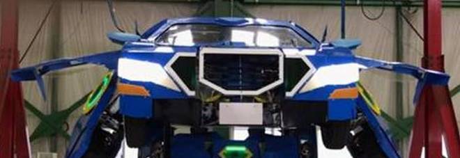 Ecco il robot transformer che diventa un'auto sportiva in un minuto Video Ecco il robot transformer che diventa un'auto sportiva in un minuto Video