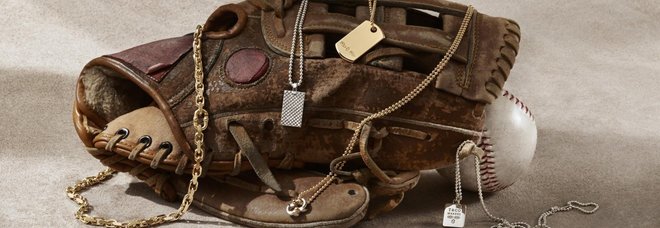 Tiffany lancia una linea di gioielli da uomo per arginare il calo delle vendite Tiffany lancia una linea di gioielli da uomo per arginare il calo delle vendite
