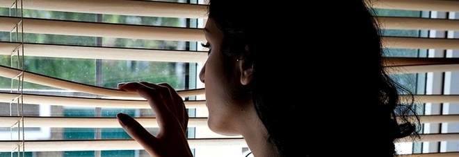Lettere offensive e minacce ai datori di lavoro della ex fidanzata Lettere offensive e minacce ai datori di lavoro della ex fidanzata