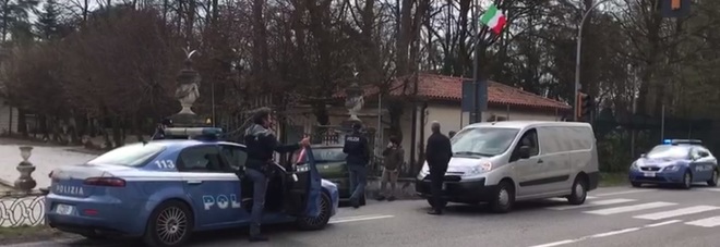 Cadavere in un fossato: macabra scoperta vicino a Villa Margherita Cadavere in un fossato: macabra scoperta vicino a Villa Margherita