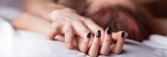 Si conoscono su Facebook: appuntamento due volte al mese in hotel, ma poi lui le gioca un brutto tiro Si conoscono su Facebook: appuntamento due volte al mese in hotel, ma poi lui le gioca un brutto tiro