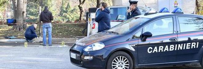 Far west a Firenze: inseguimenti tra nomadi in auto a colpi di pistola. Travolto uno scooterista