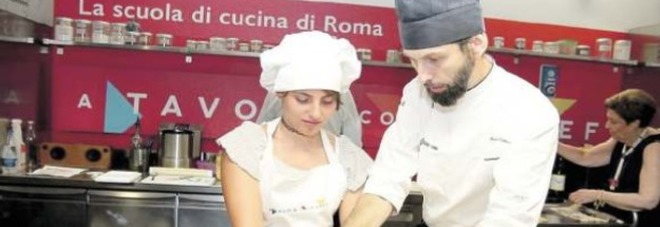 Roma, perseguitata in aula dai bulli, 16enne disabile lascia la scuola: «Adesso divento chef»