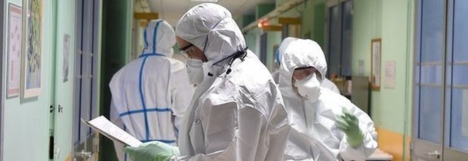 Il dramma dei medici infettati: «Tamponi ai calciatori, a noi no»