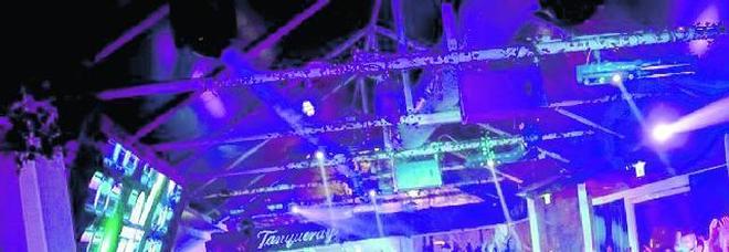 Roma, ragazza stuprata nel cortile della discoteca: «Erano in tre, mi hanno violentata a turno»
