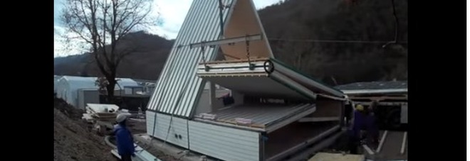 Ecco la casa pieghevole made in Italy: si monta in sei ore (e costa 28 mila euro) Il video Ecco la casa pieghevole made in Italy: si monta in sei ore (e costa 28 mila euro) Il video