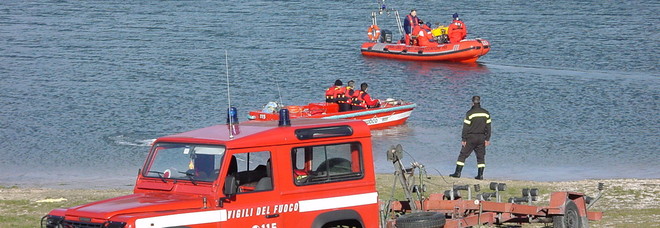 Macerata, 23enne fa il bagno nel lago di Fiastra e non riemerge Macerata, 23enne fa il bagno nel lago di Fiastra e non riemerge