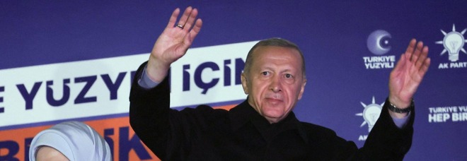 Elezioni in Turchia, Erdogan vince con il 52% dei consensi e si conferma presidente. Kilicdaroglu si ferm al 47%